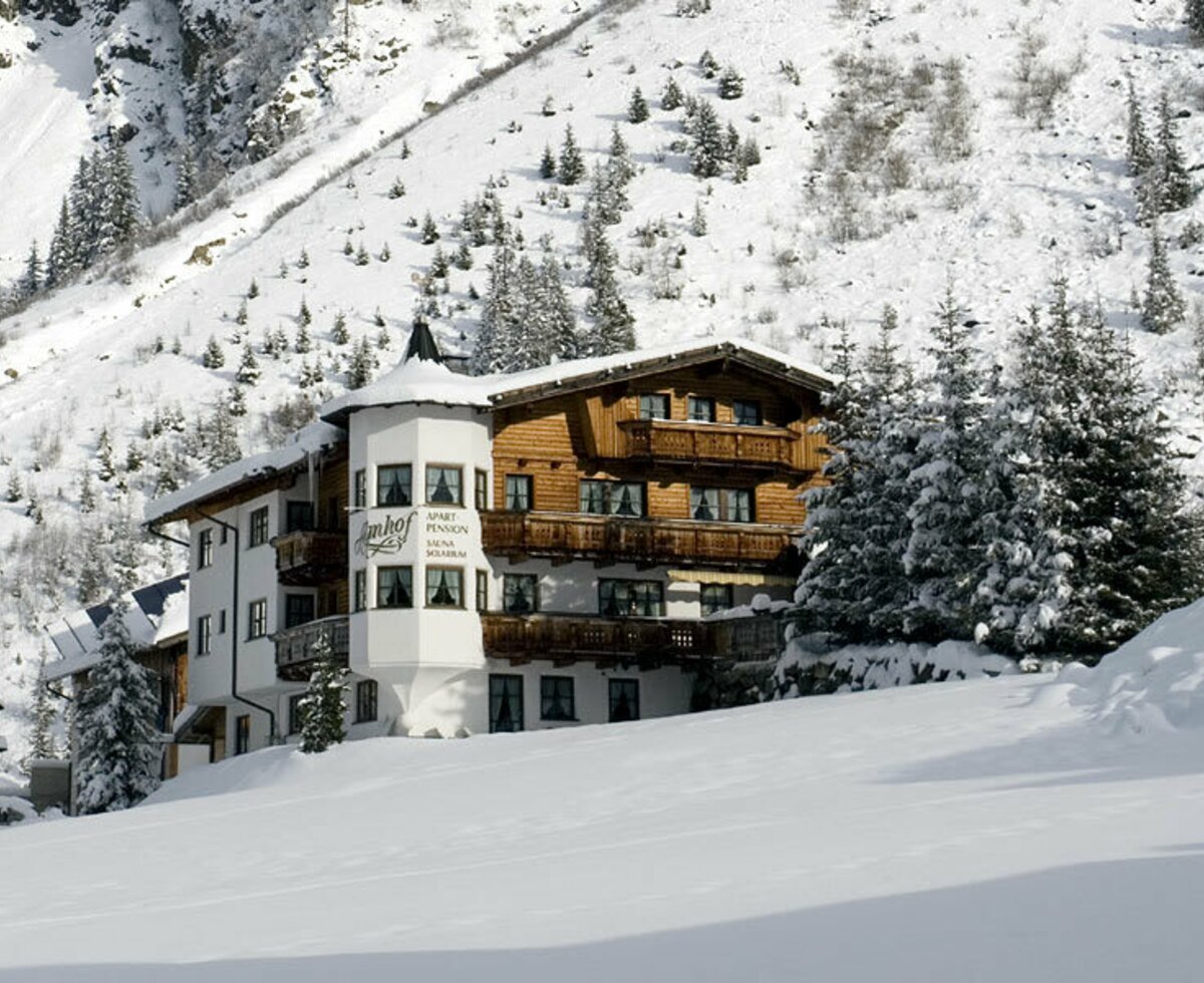 La nostra struttura nello splendido paesaggio innevato