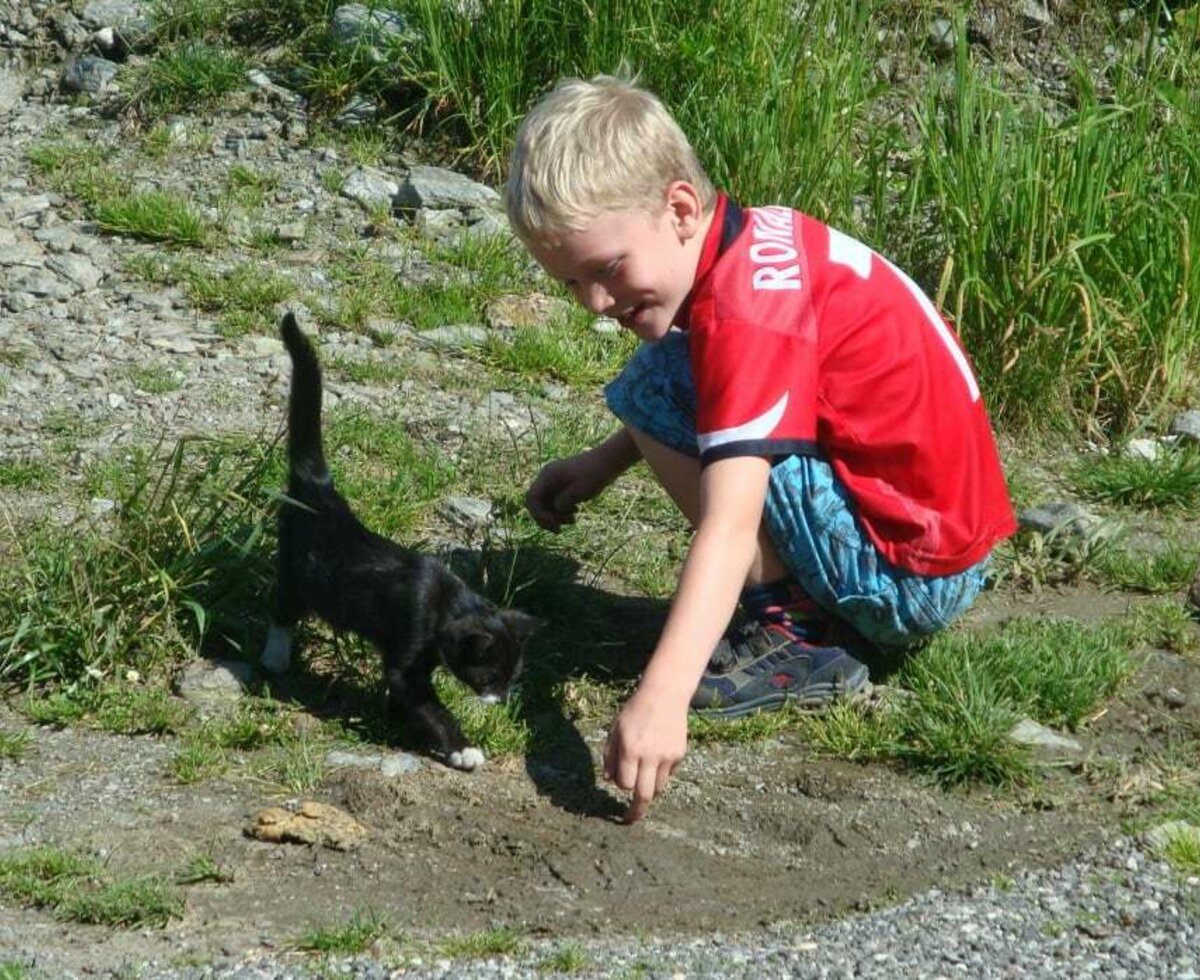 Bambini che giocano alla fattoria Breierhof