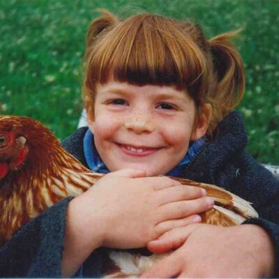 Katharina con un gallo