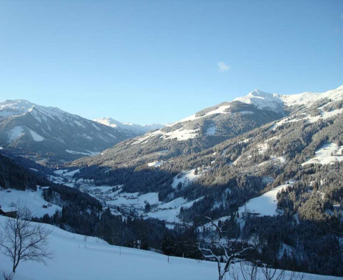 Panorama invernale di Kelchsau (dalla fattoria)